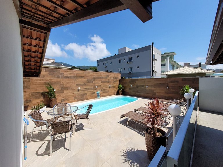 Casa Master com Piscina em Gov Celso Ramos