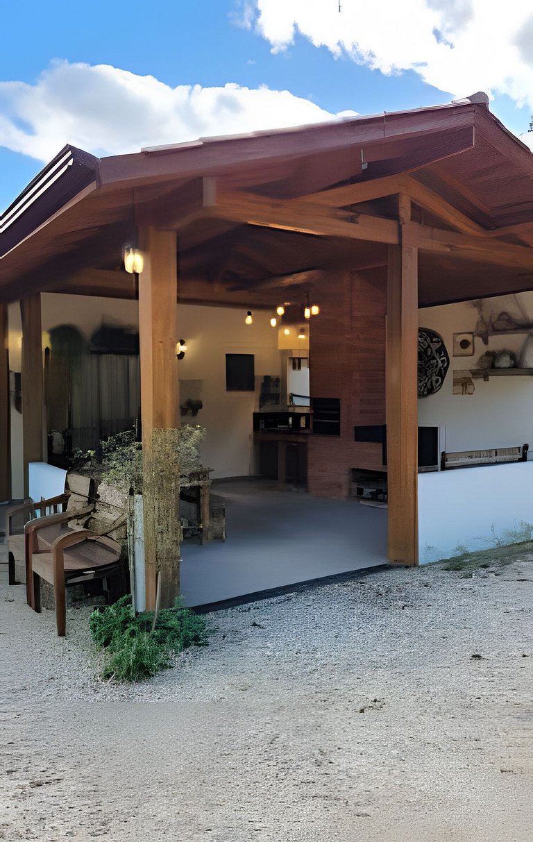 Cabana Jardim dos Pássaros com Hidro e Lareira