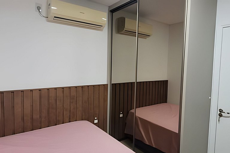 Apto Corsário com Piscina á 100m Praia Palmas/SC