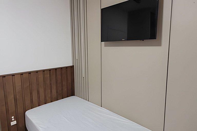 Apto Corsário com Piscina á 100m Praia Palmas/SC