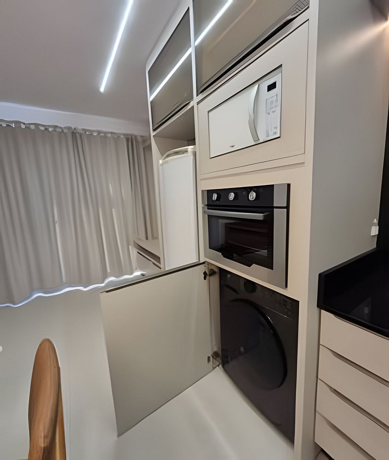 Apto Corsário com Piscina á 100m Praia Palmas/SC