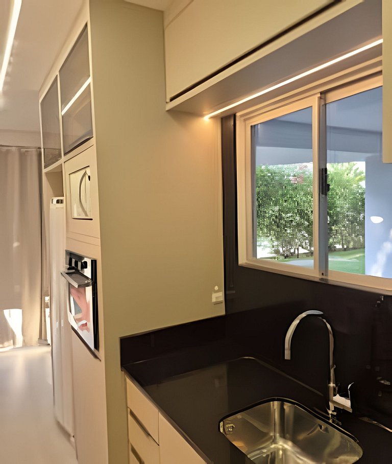 Apto Corsário com Piscina á 100m Praia Palmas/SC