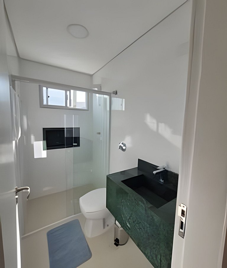 Apto Corsário com Piscina á 100m Praia Palmas/SC