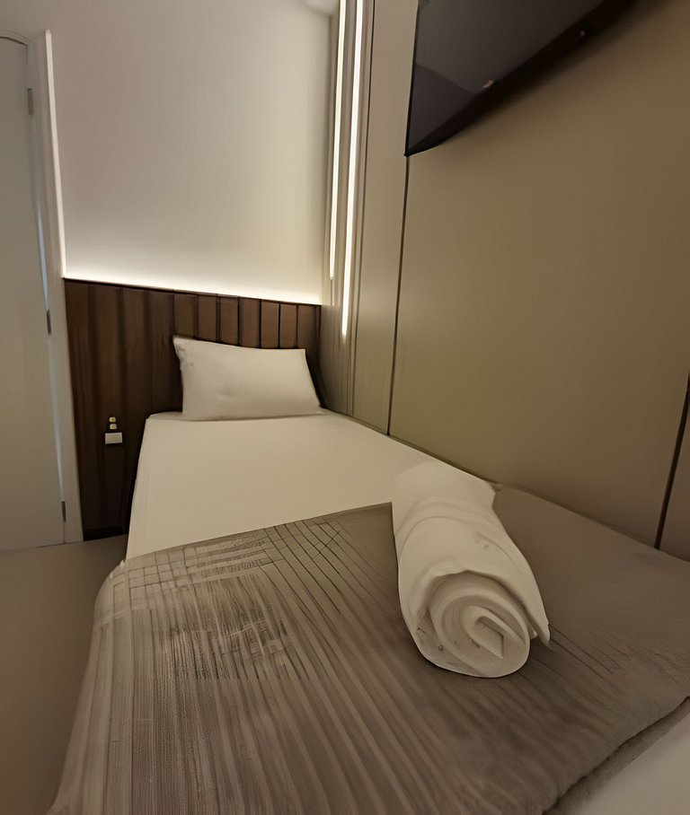 Apto Corsário com Piscina á 100m Praia Palmas/SC