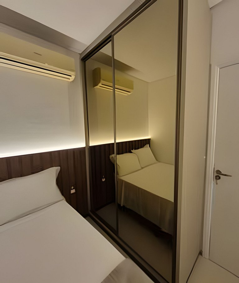 Apto Corsário com Piscina á 100m Praia Palmas/SC