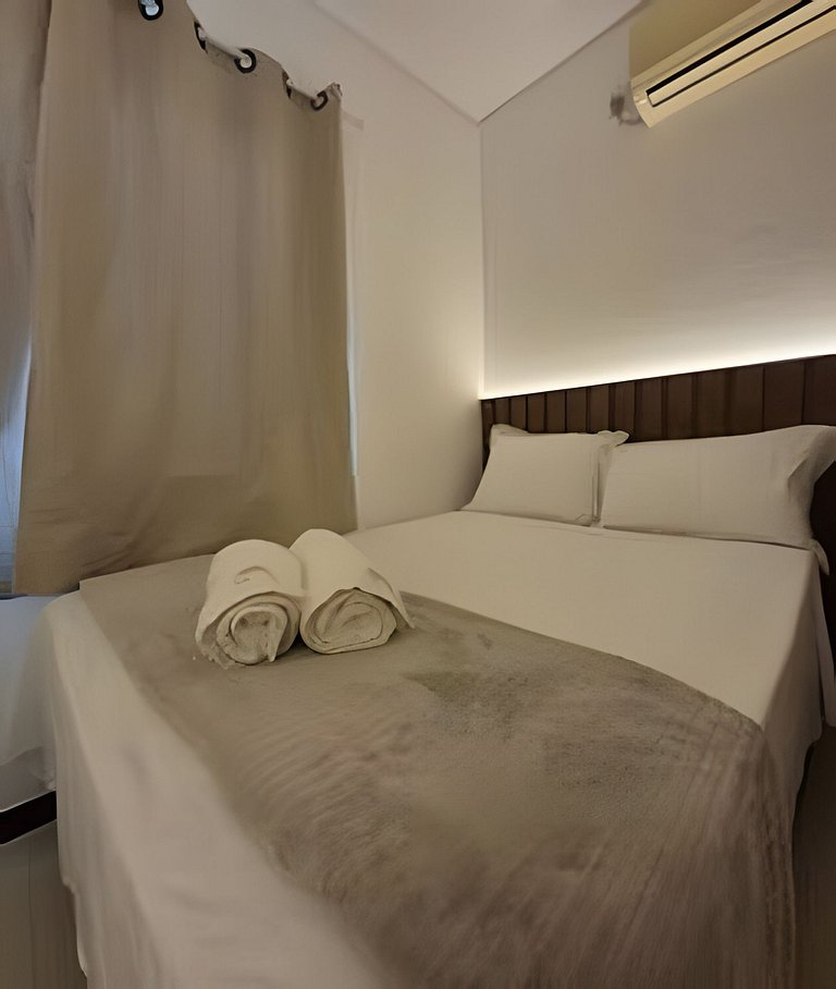 Apto Corsário com Piscina á 100m Praia Palmas/SC