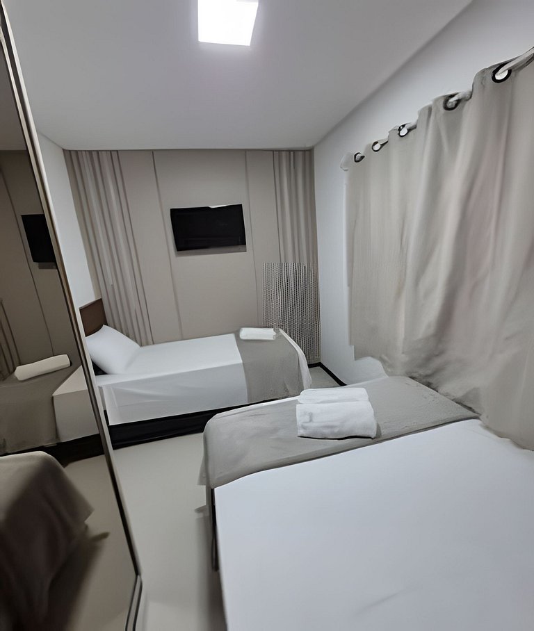 Apto Corsário com Piscina á 100m Praia Palmas/SC