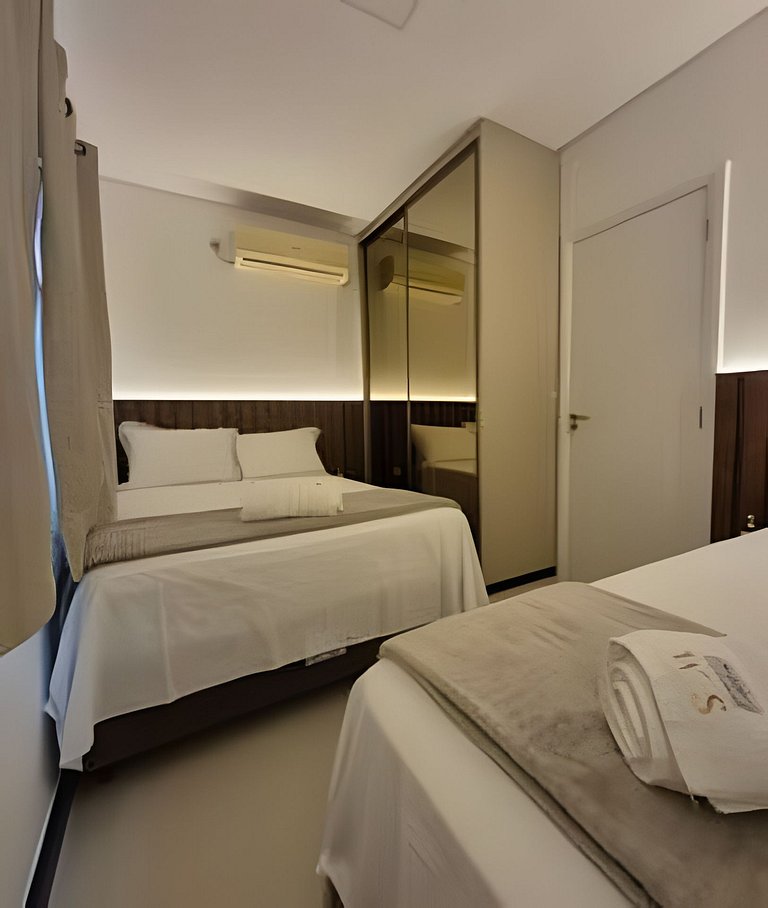 Apto Corsário com Piscina á 100m Praia Palmas/SC