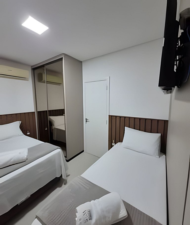 Apto Corsário com Piscina á 100m Praia Palmas/SC